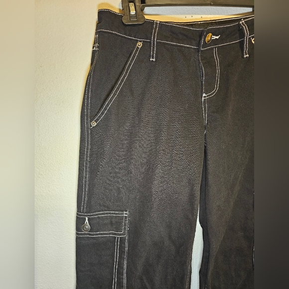 really baggy fashion nova jeans. - Picture 11 of 16